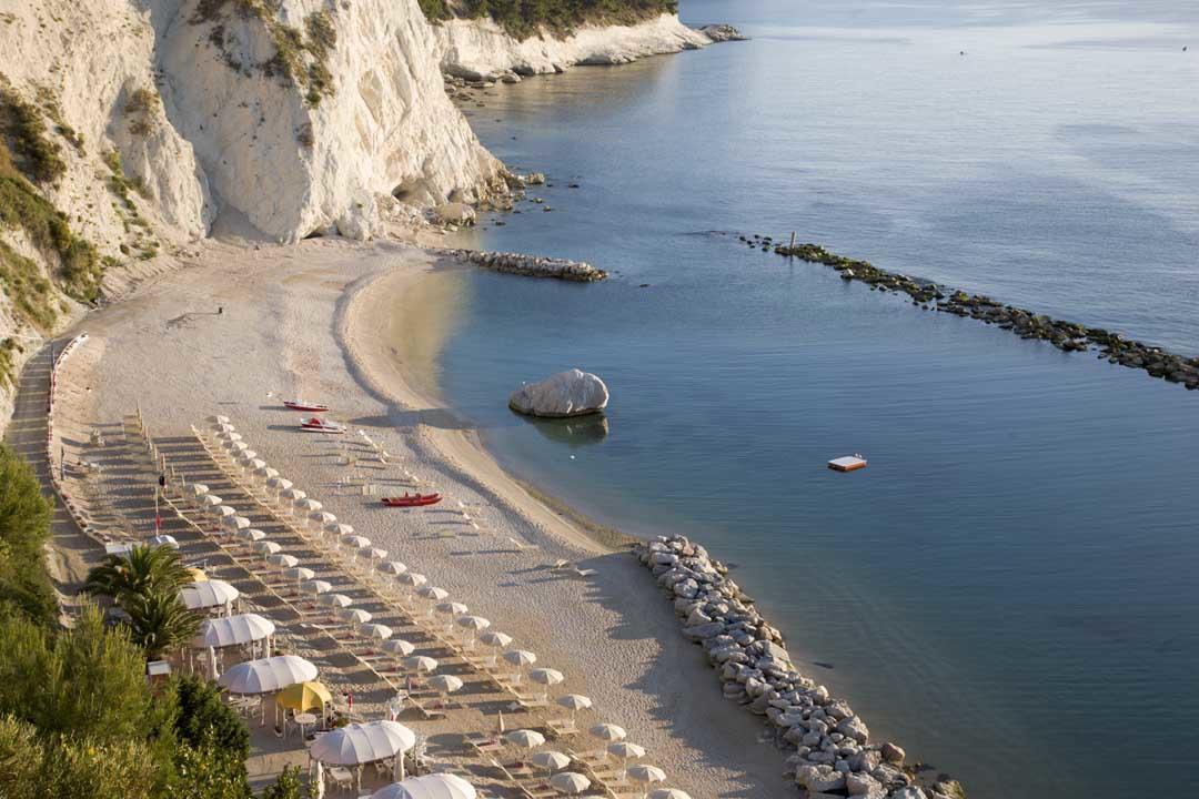 Hotel Eden Gigli Numana Exterior foto